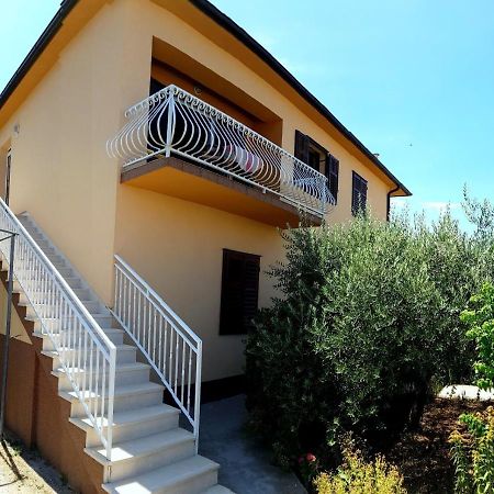 Apartments Nela Jelsa  Extérieur photo