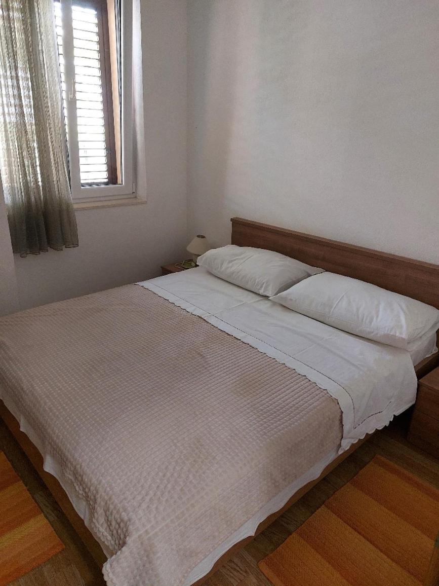 Apartments Nela Jelsa  Chambre photo